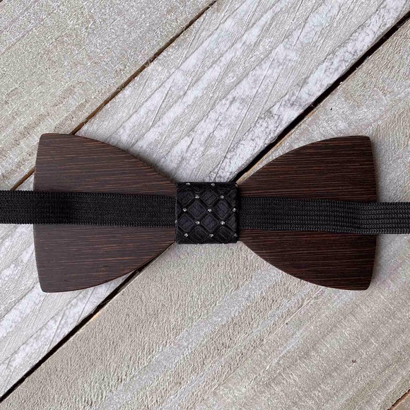 Men's Wooden Bow Tie - Picture 8 of 8
